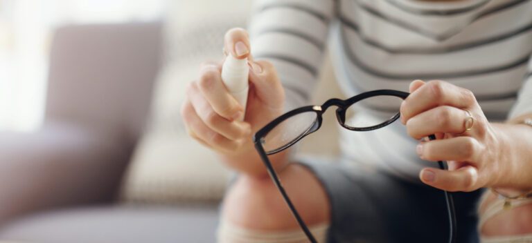 Can You Use Alcohol Wipes to Clean Glasses?